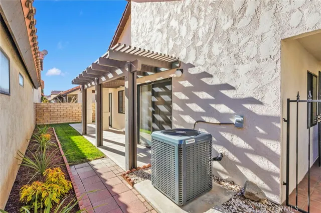 a view of a pathway of a house