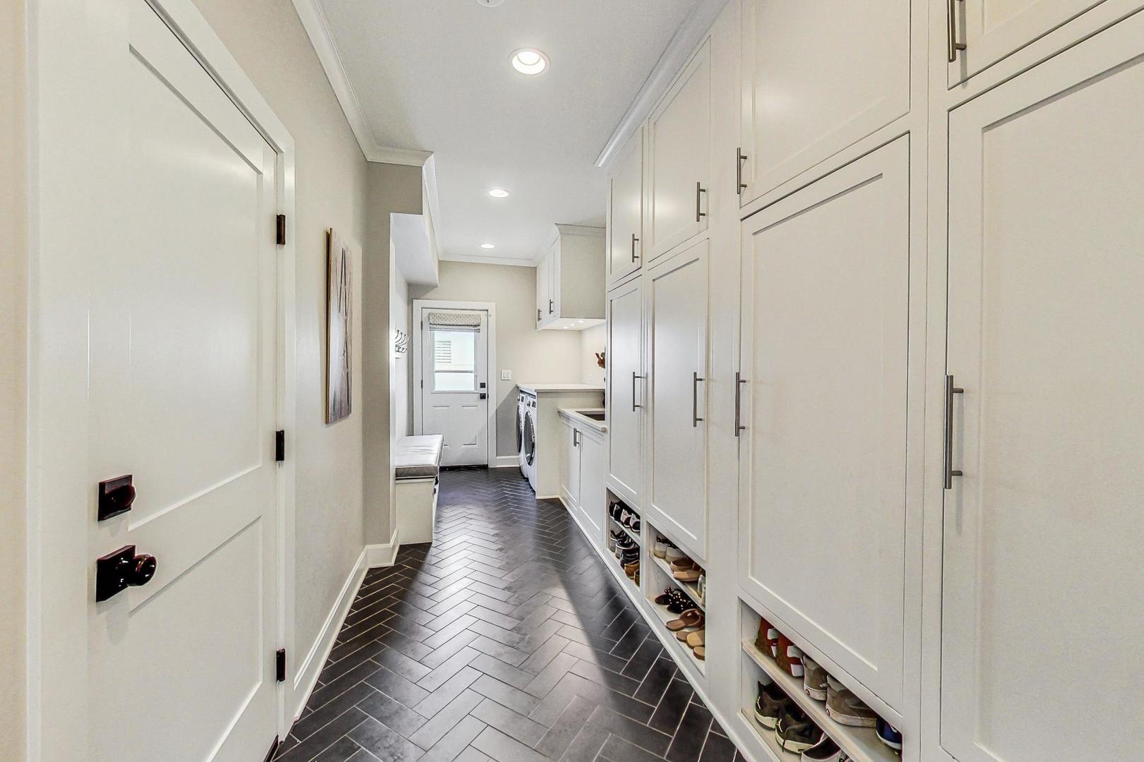 2439 Center Avenue Northbrook, IL 60062 - Photo 18 of 46