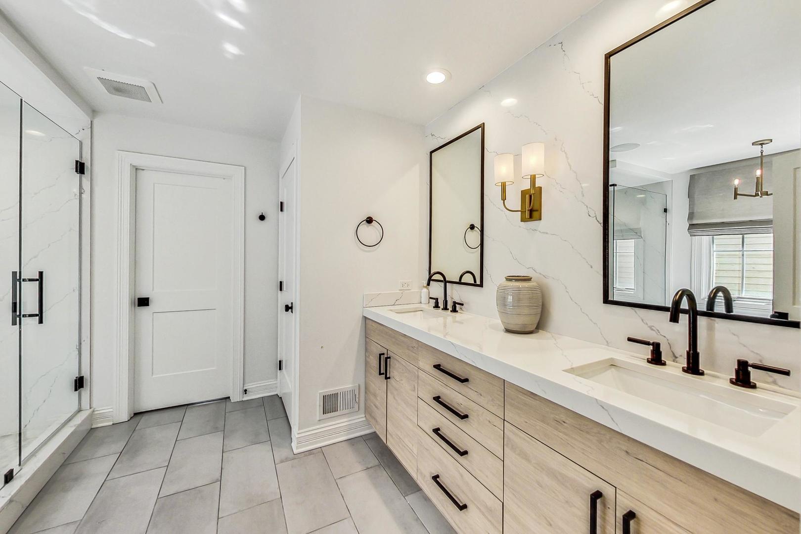 2439 Center Avenue Northbrook, IL 60062 - Photo 23 of 46