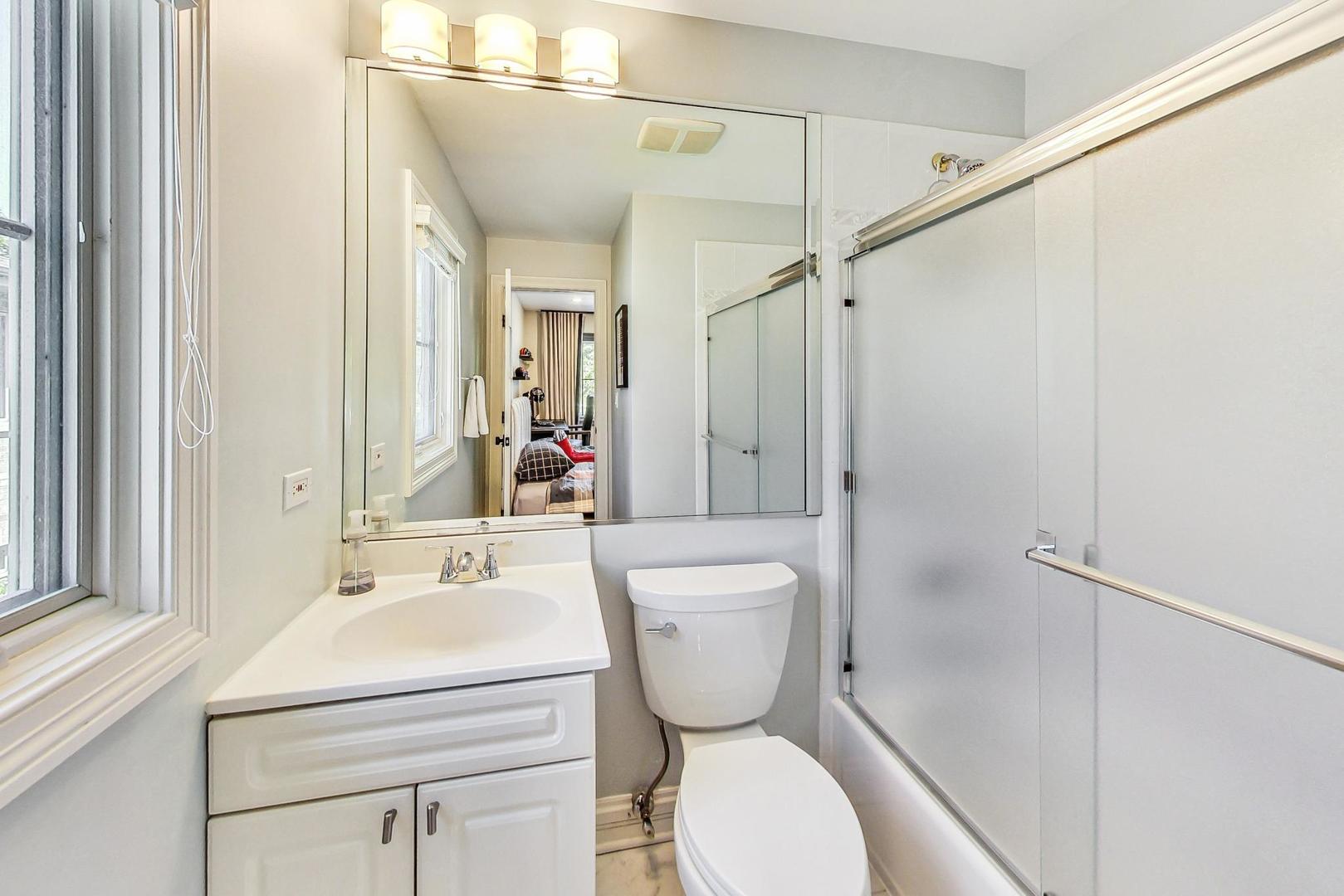 2439 Center Avenue Northbrook, IL 60062 - Photo 27 of 46