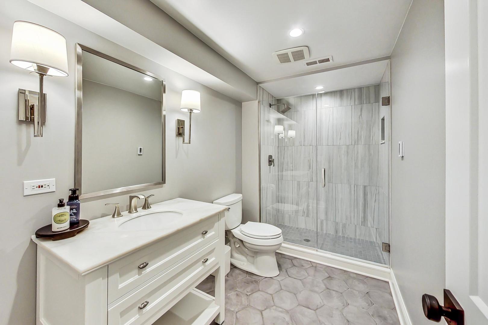 2439 Center Avenue Northbrook, IL 60062 - Photo 36 of 46