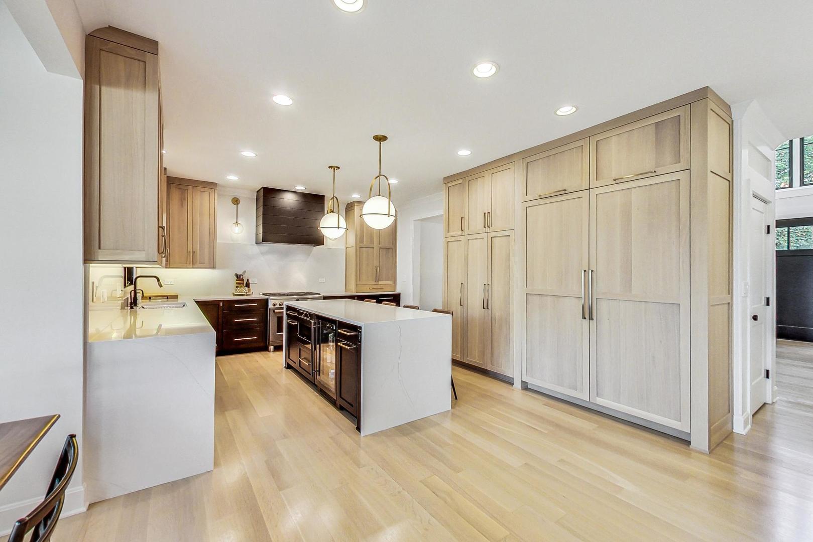 2439 Center Avenue Northbrook, IL 60062 - Photo 10 of 46