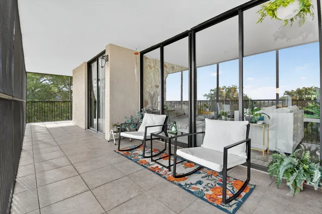 a picture of a bathroom with mirror