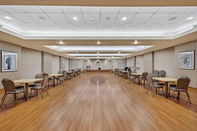 $450,000 | 2816 North 46th Avenue, Unit J682, Hollywood, FL 33021