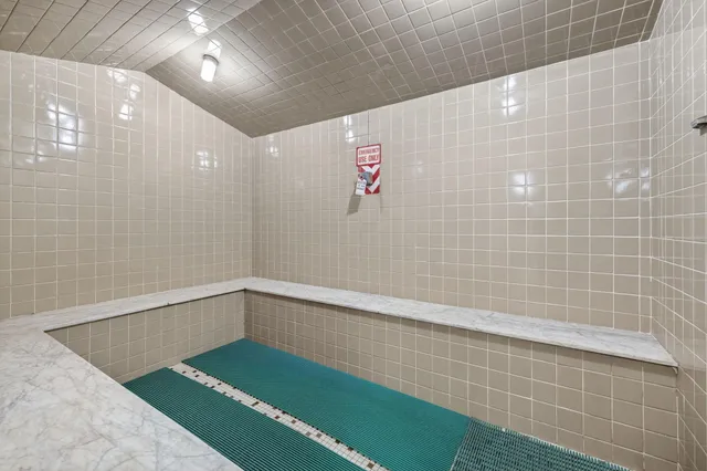 $450,000 | 2816 North 46th Avenue, Unit J682, Hollywood, FL 33021