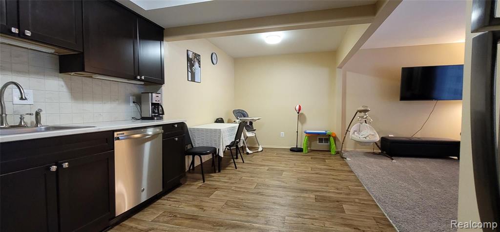 32600 Hoover Road, Unit 81 Warren, MI 48093 - Photo 15 of 32