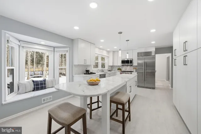 $1,149,900 | 9930 South Park Circle, Fairfax Station, VA 22039