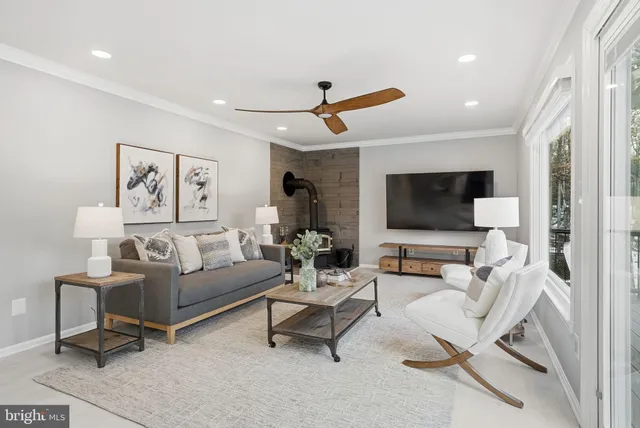 $1,149,900 | 9930 South Park Circle, Fairfax Station, VA 22039