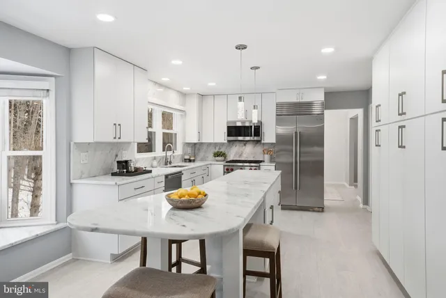 $1,149,900 | 9930 South Park Circle, Fairfax Station, VA 22039