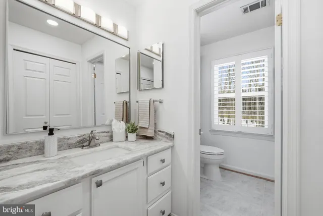 $1,149,900 | 9930 South Park Circle, Fairfax Station, VA 22039