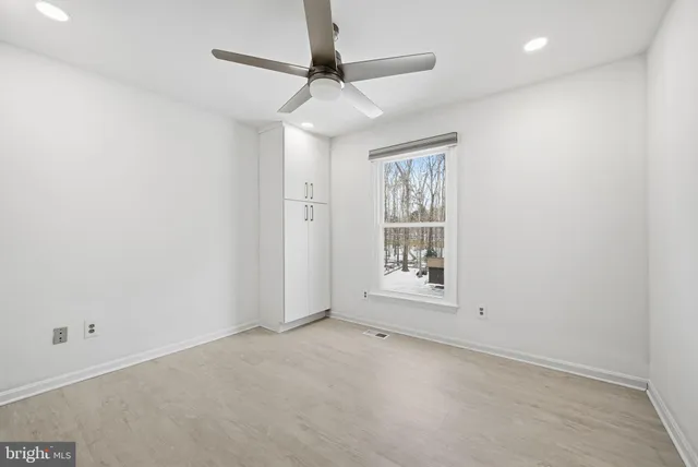 $1,149,900 | 9930 South Park Circle, Fairfax Station, VA 22039