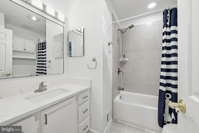 $1,149,900 | 9930 South Park Circle, Fairfax Station, VA 22039