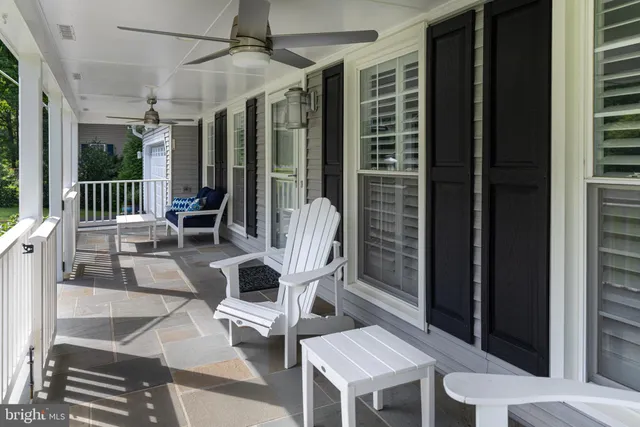 $1,149,900 | 9930 South Park Circle, Fairfax Station, VA 22039