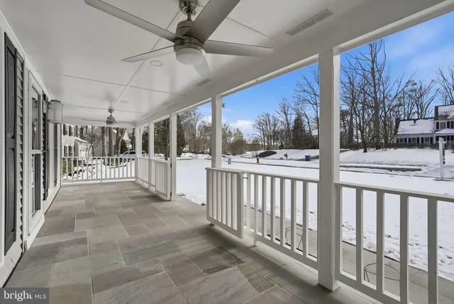 $1,149,900 | 9930 South Park Circle, Fairfax Station, VA 22039