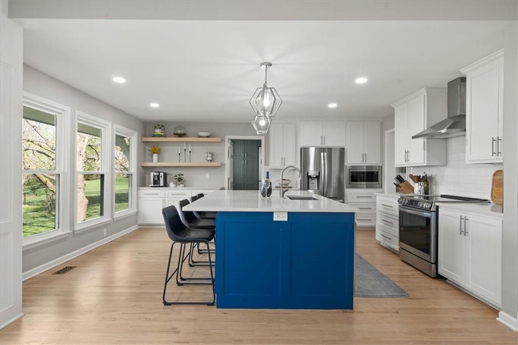 15190 Granada Road Leawood, KS 66224 - Photo 16 of 63