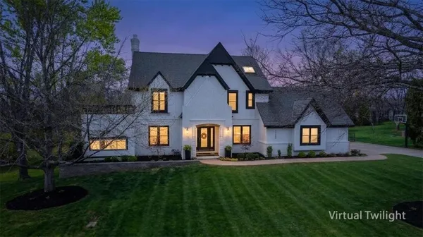 $825,000 | 15190 Granada Road, Leawood, KS 66224