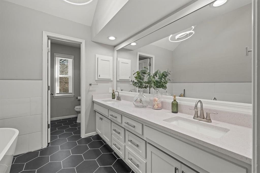 15190 Granada Road Leawood, KS 66224 - Photo 39 of 63