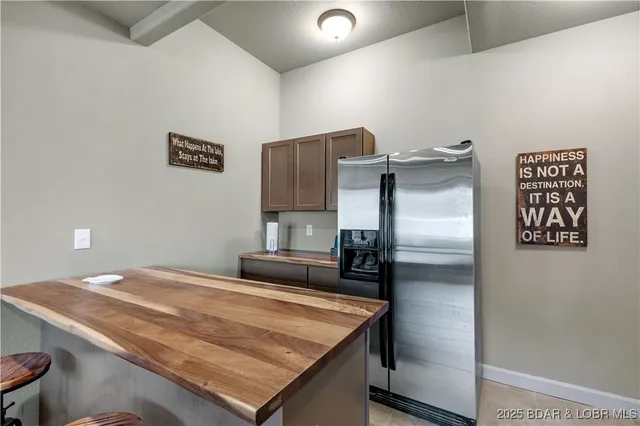 $829,900 | 27112 White Horse Circle, Rocky Mount, MO 65072