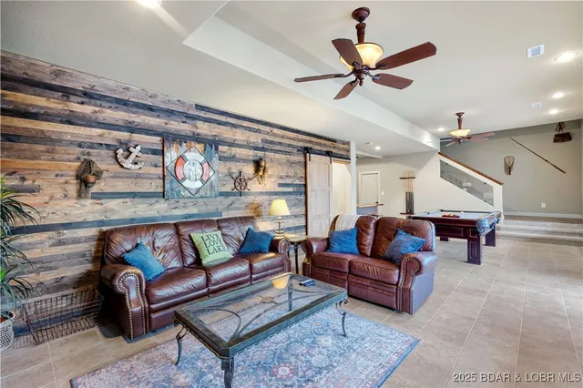 $829,900 | 27112 White Horse Circle, Rocky Mount, MO 65072