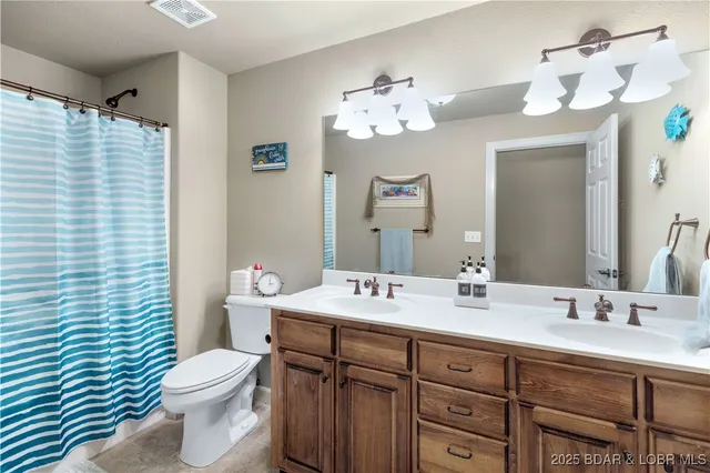 $829,900 | 27112 White Horse Circle, Rocky Mount, MO 65072