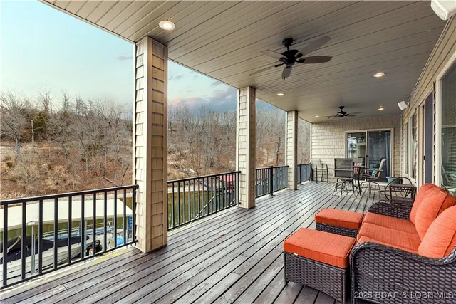 $829,900 | 27112 White Horse Circle, Rocky Mount, MO 65072