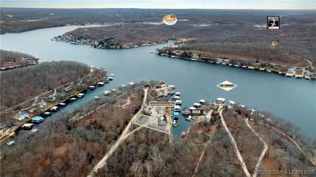 $829,900 | 27112 White Horse Circle, Rocky Mount, MO 65072