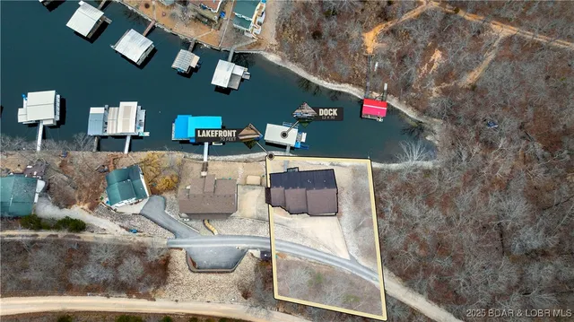 $829,900 | 27112 White Horse Circle, Rocky Mount, MO 65072