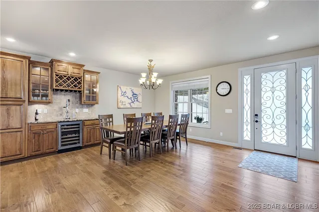 $829,900 | 27112 White Horse Circle, Rocky Mount, MO 65072