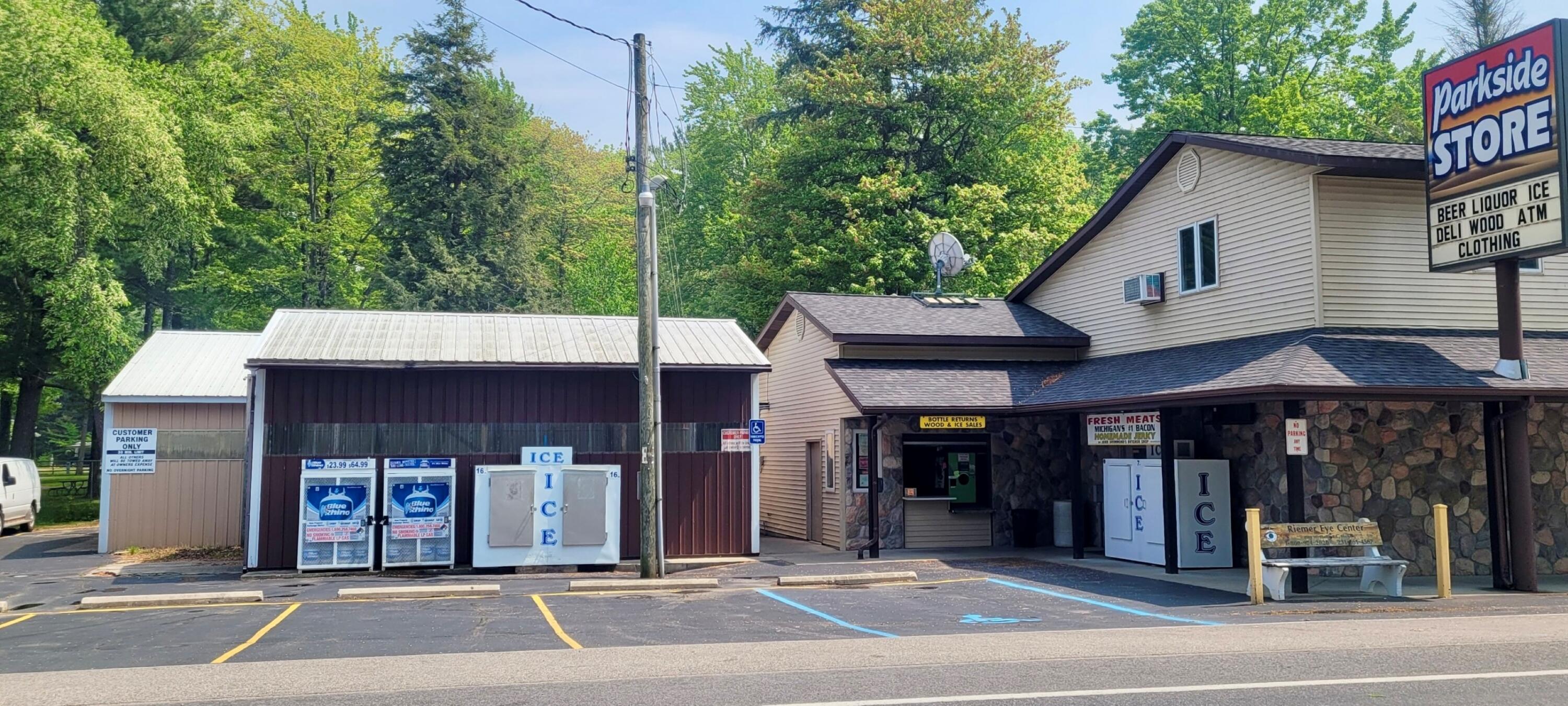 8587 Silver Lake Road Mears, MI 49436 - Photo 2 of 31 1ps