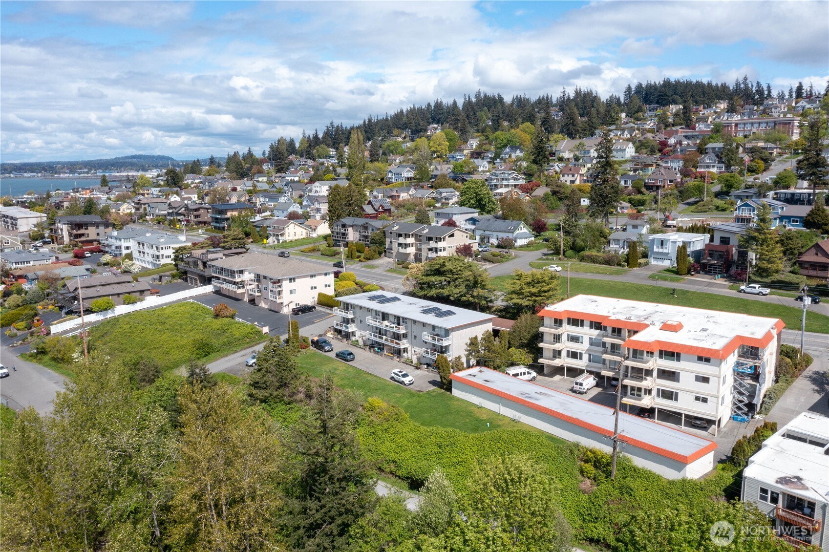 1014 11th Street, Unit 302 Bellingham, WA 98225 - Photo 30 of 30 an aerial view of multiple house