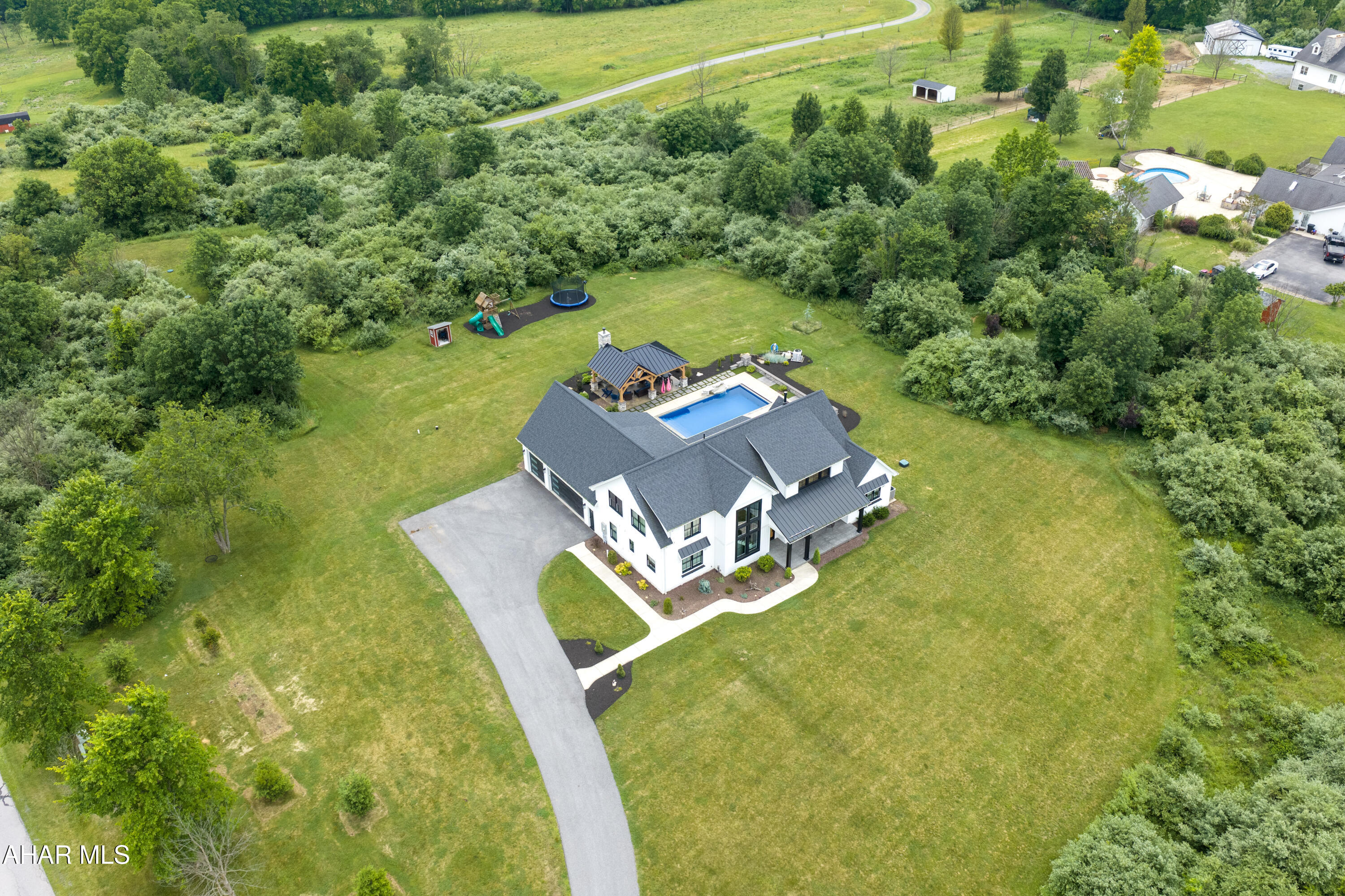 102 Middle Ridge Road Hollidaysburg, PA 16648 - Photo 10 of 82