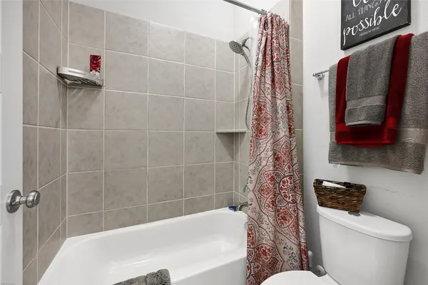 $2,750 | 13513 Northline Lake Drive, Houston, TX 77044