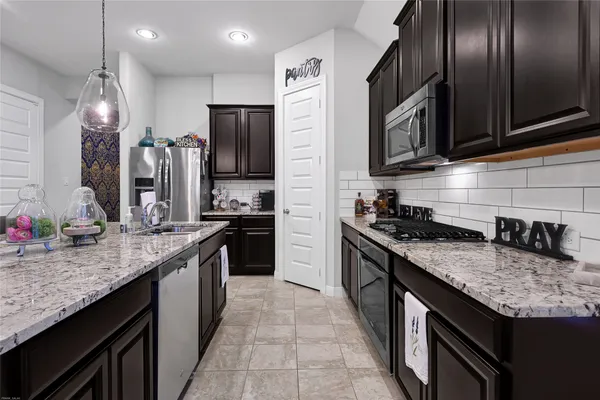 $2,750 | 13513 Northline Lake Drive, Houston, TX 77044