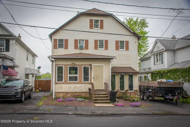 $239,000 | 705 East Grant Street, Olyphant, PA 18447
