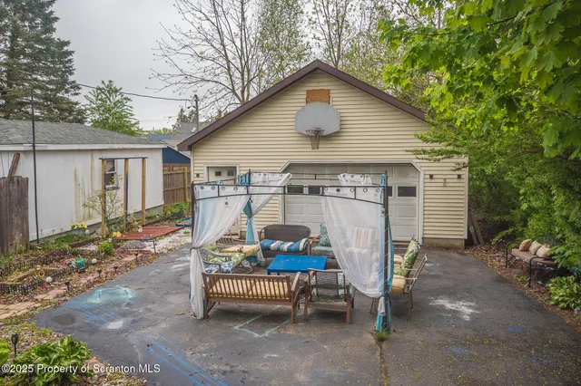 $239,000 | 705 East Grant Street, Olyphant, PA 18447