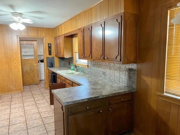 $230,000 | 412 Sunset Drive, Hereford, TX 79045