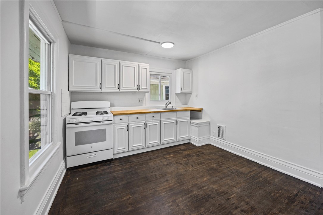 443 Melville Street Rochester, NY 14609 - Photo 25 of 42