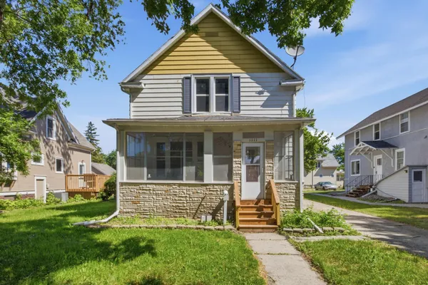 $225,000 | 1111 8th Avenue North, Fargo, ND 58102