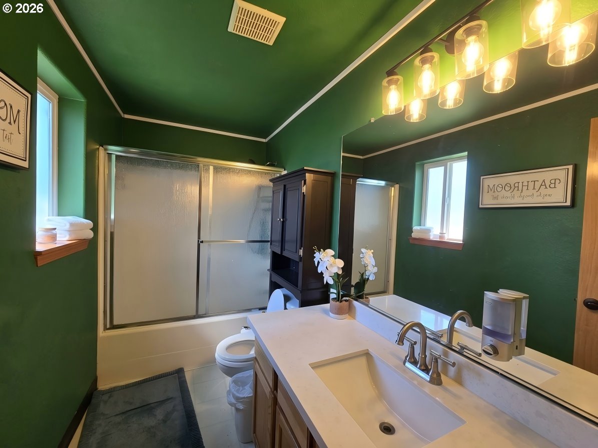 5115 Southeast 140th Place Portland, OR 97236 - Photo 13 of 23