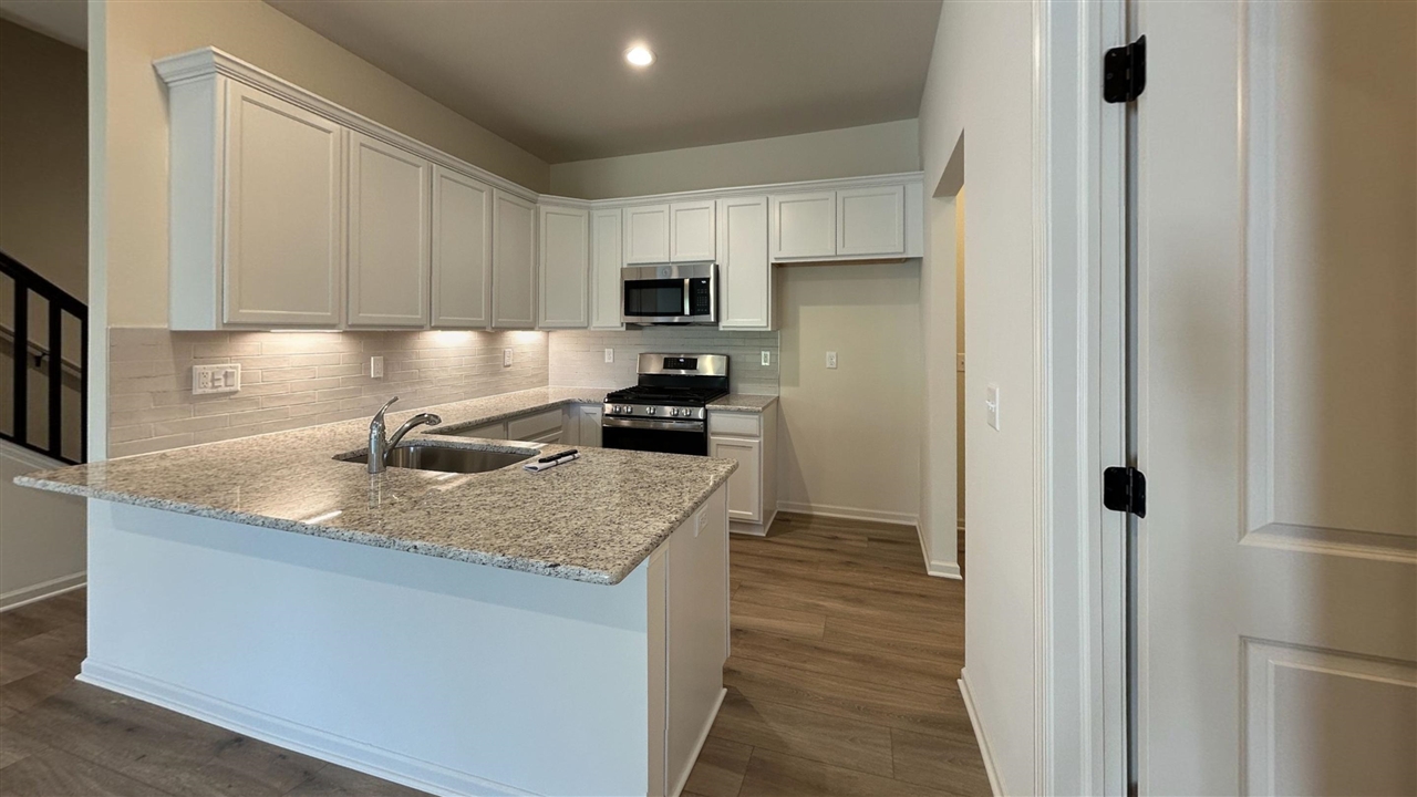 4262 Plum Village Circle, Unit 41 Monroe, MI 48161 - Photo 3 of 25