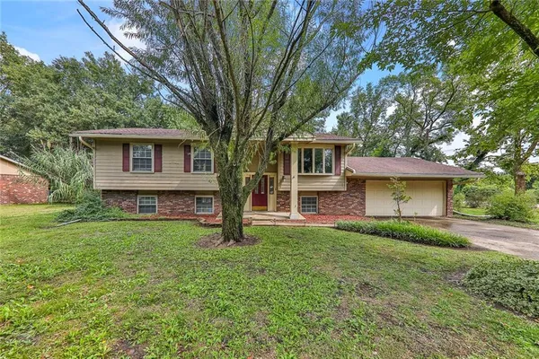 100 Meadow Lane, Coffeyville, KS 67337