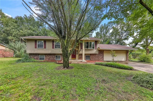 $194,000 | 100 Meadow Lane, Coffeyville, KS 67337