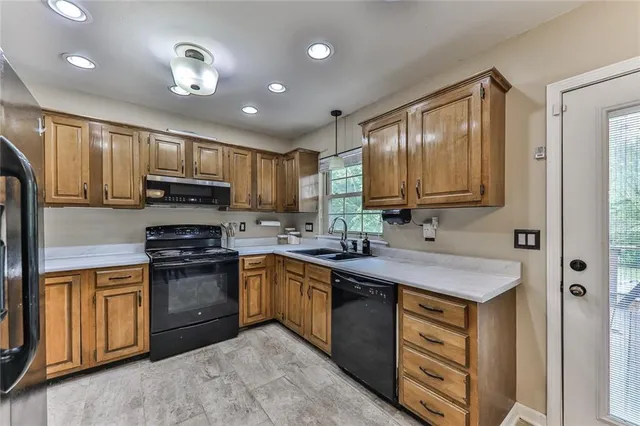 $194,000 | 100 Meadow Lane, Coffeyville, KS 67337