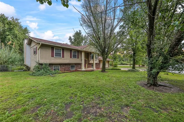 $194,000 | 100 Meadow Lane, Coffeyville, KS 67337