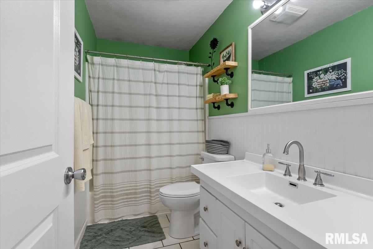 2016 Skipton Road Springfield, IL 62702 - Photo 18 of 41 Gallery Image 18