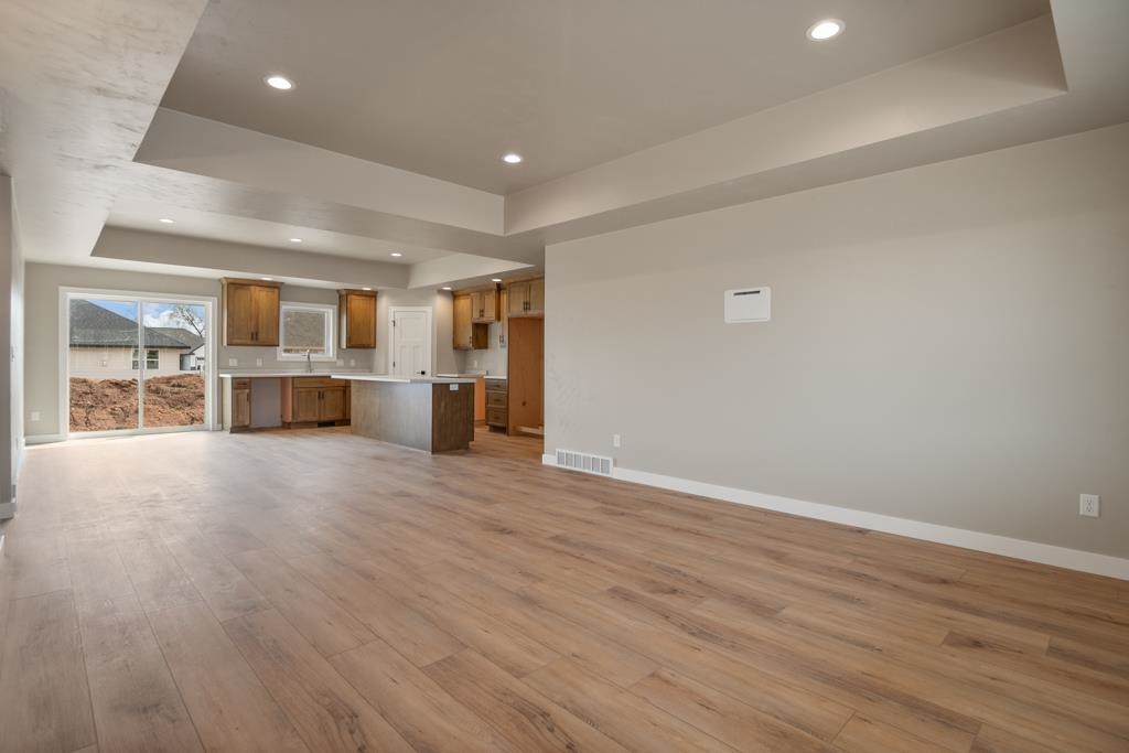 1436 Divinity Drive De Pere, WI 54115 - Photo 6 of 52