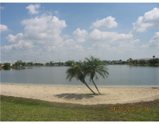 809 Hamilton Drive, Unit 809D Homestead, FL 33034 - Photo 3 of 11