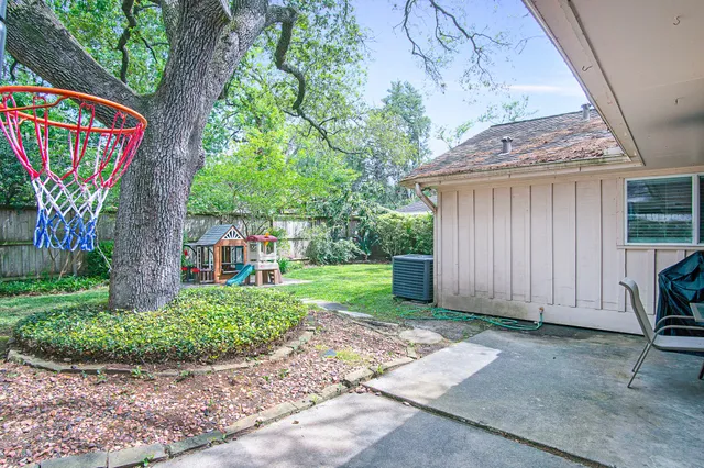 $4,750 | 614 Bendwood Drive, Houston, TX 77024