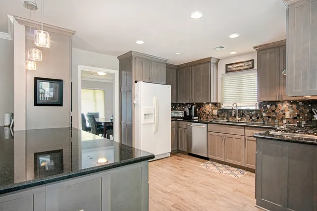 $4,750 | 614 Bendwood Drive, Houston, TX 77024