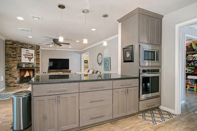 $4,750 | 614 Bendwood Drive, Houston, TX 77024